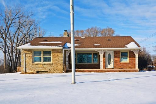 1909 Larpenteur Avenue E, Maplewood, MN 55109