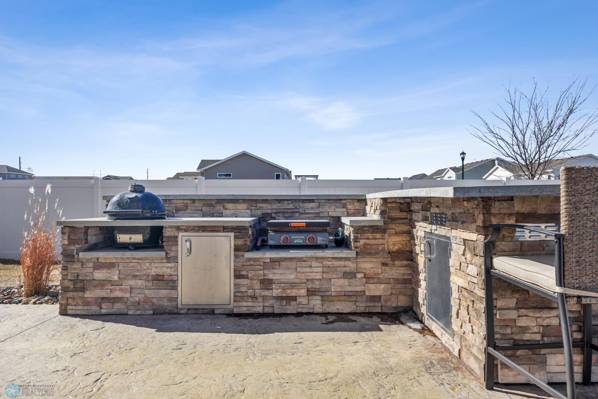 Outdoor Kitchen