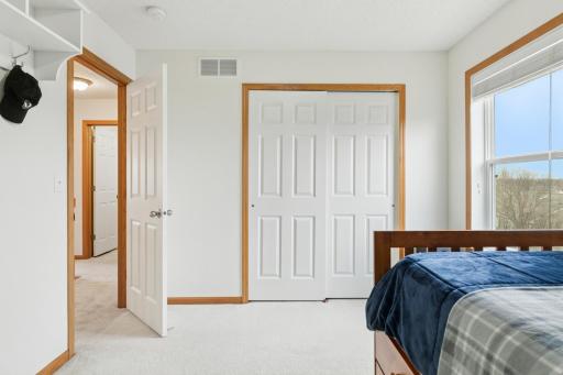 739 Lake Ridge Drive, Saint Paul, MN 55129