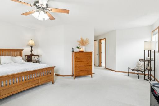 739 Lake Ridge Drive, Saint Paul, MN 55129