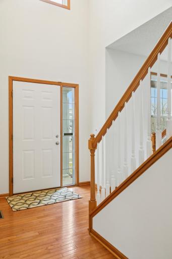 739 Lake Ridge Drive, Saint Paul, MN 55129