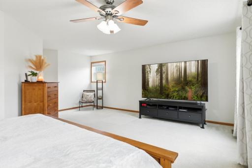 739 Lake Ridge Drive, Saint Paul, MN 55129