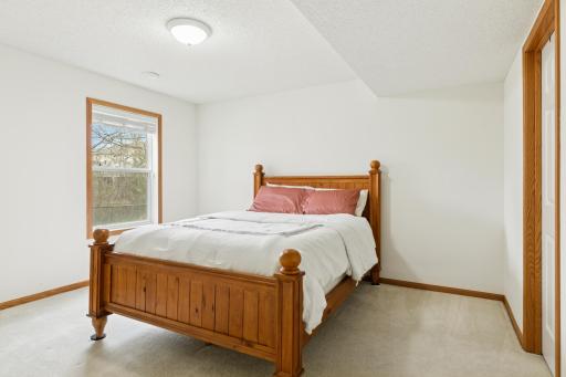 739 Lake Ridge Drive, Saint Paul, MN 55129