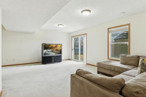 739 Lake Ridge Drive, Saint Paul, MN 55129