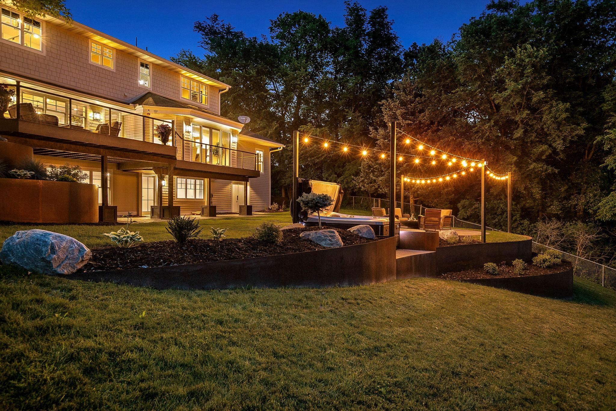 Imagine your summer evenings hanging out in this wonderful space! Take in all those panoramic views of the lake from the hot tub. Enjoy 4th of July fireworks from the home or boat!