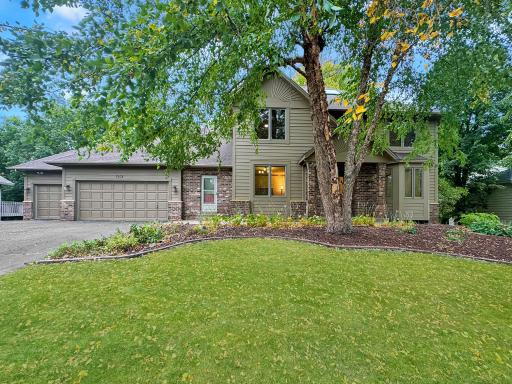 1208 Summit Oaks Drive, Burnsville, MN 55337