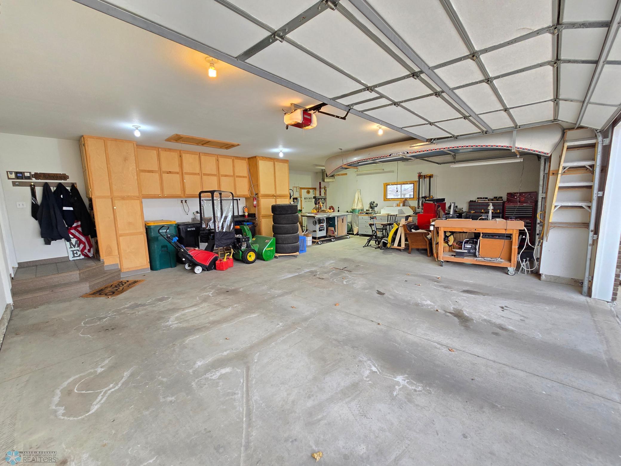 3 Stall garage