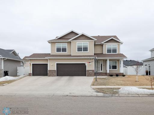 3032 KATHERINE Drive E, West Fargo, ND 58078