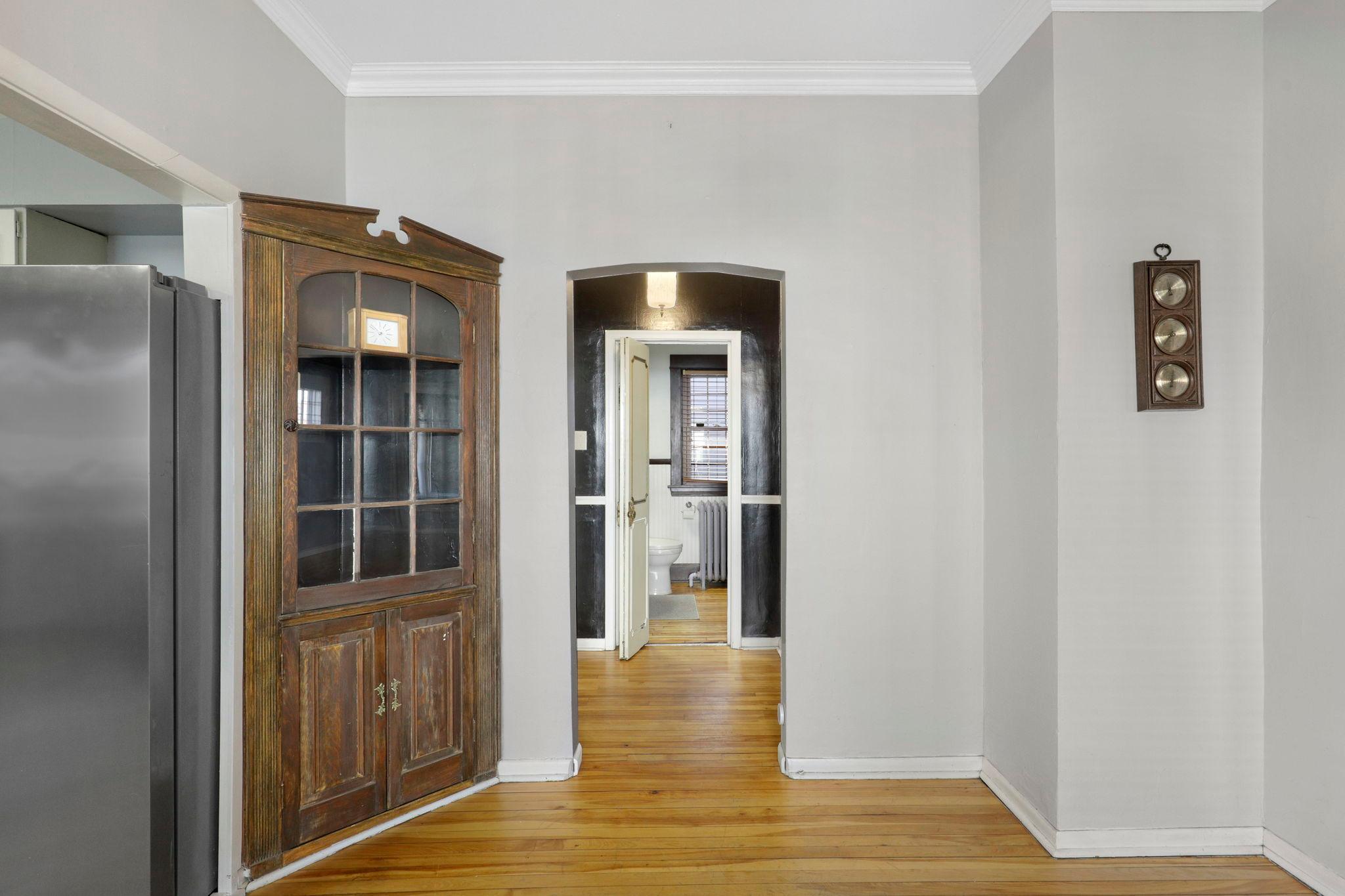 Classic built and passage to the bathroom