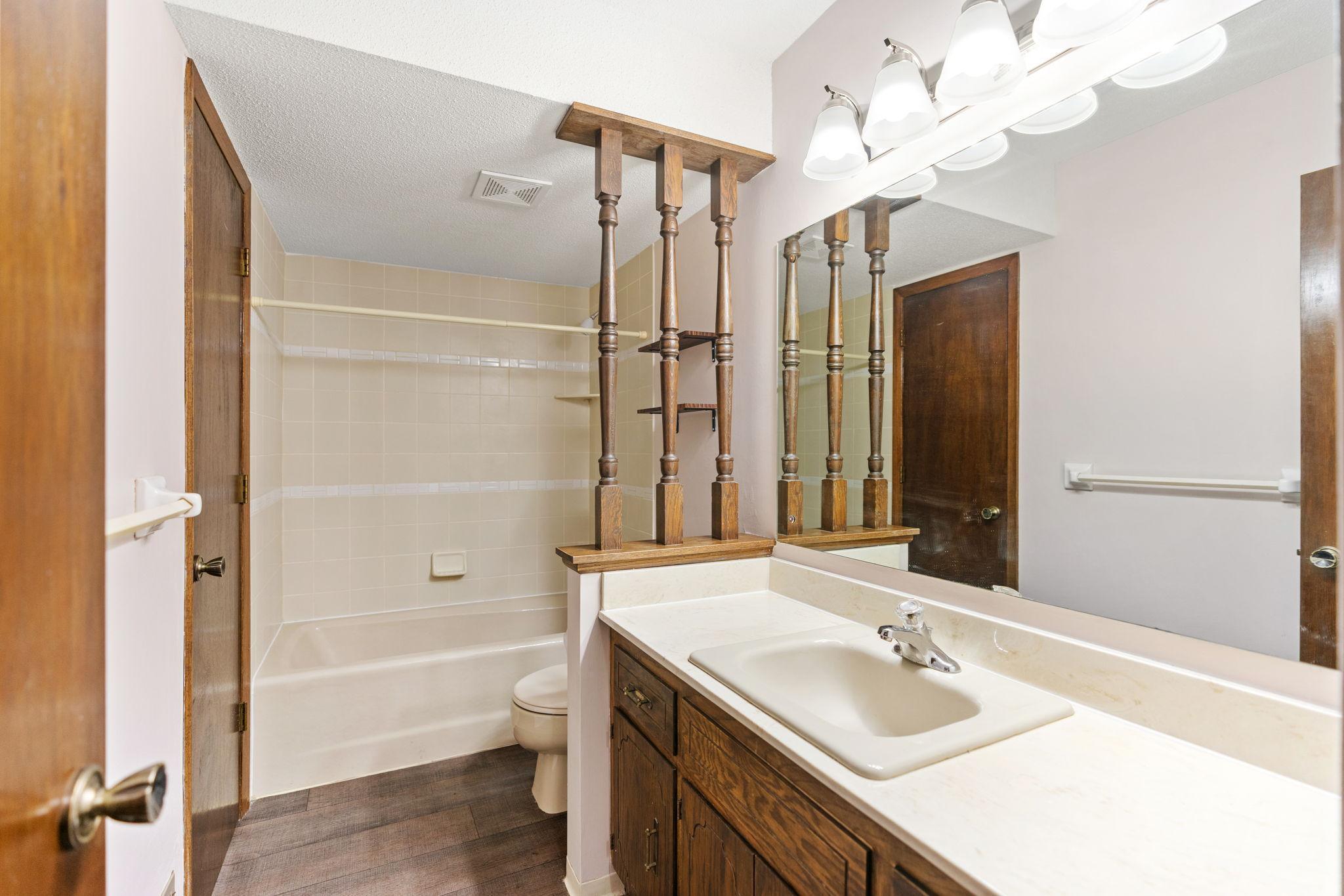 Main level full bath