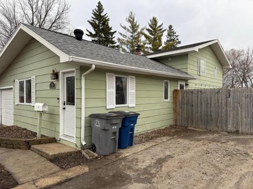 815 10th Avenue N, Moorhead, MN 56560