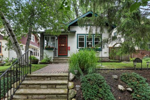 2093 Juliet Avenue, Saint Paul, MN 55105