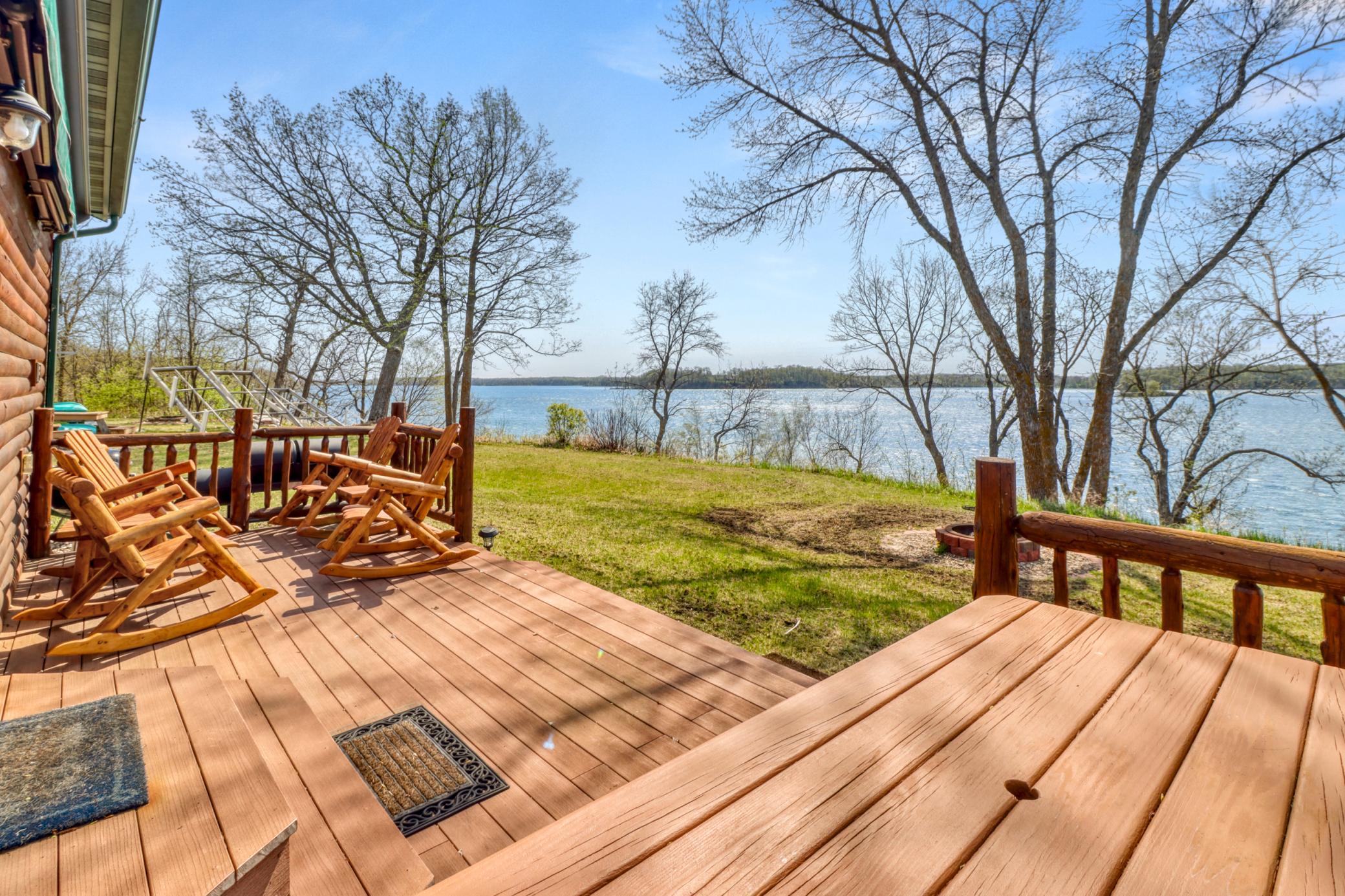 Exterior_deck1_1.JPG