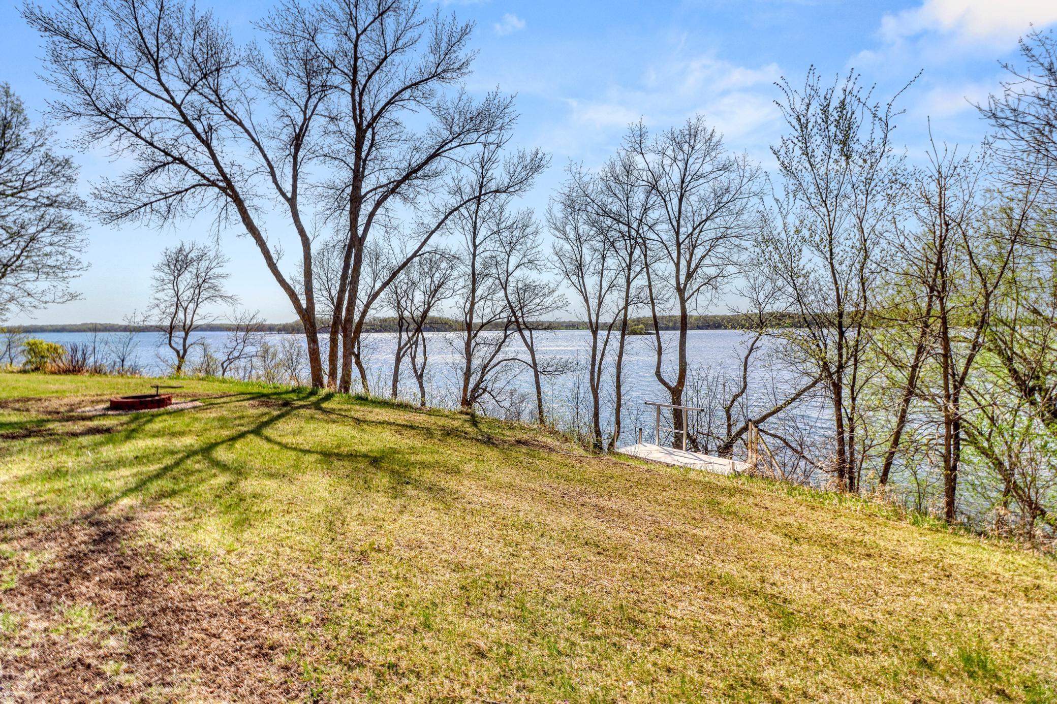 Stairs to lake 1_3.JPG