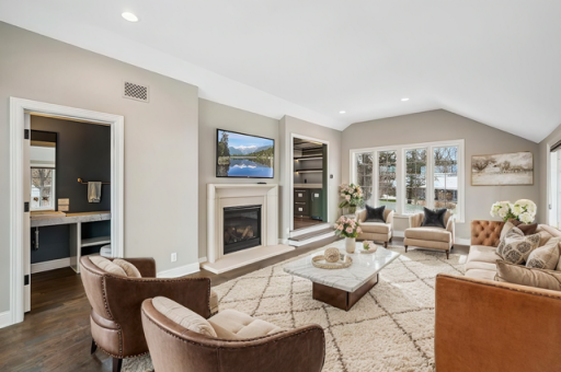 10 Saint Albans Road E, Hopkins, MN 55305