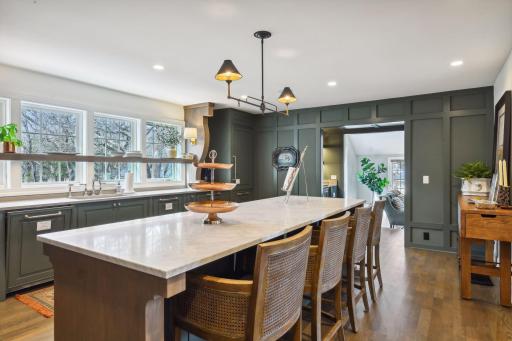 10 Saint Albans Road E, Hopkins, MN 55305
