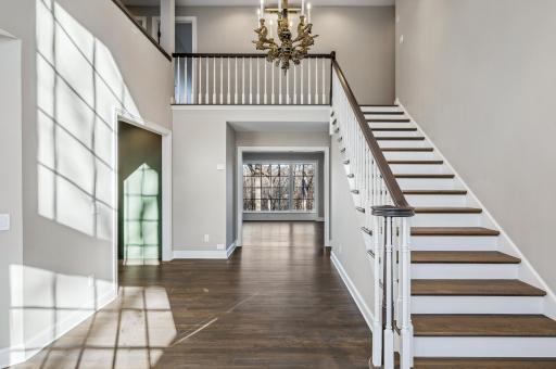 10 Saint Albans Road E, Hopkins, MN 55305