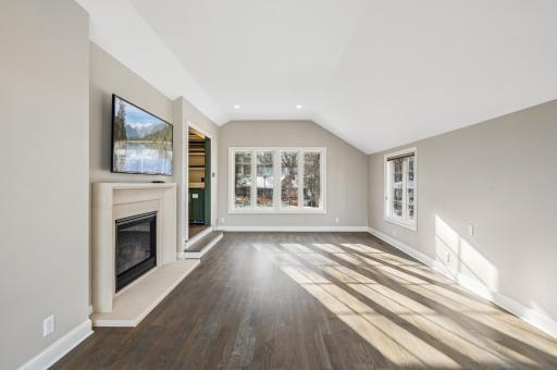 10 Saint Albans Road E, Hopkins, MN 55305