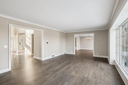 10 Saint Albans Road E, Hopkins, MN 55305