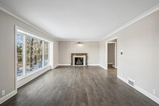 10 Saint Albans Road E, Hopkins, MN 55305