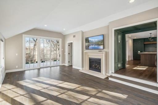 10 Saint Albans Road E, Hopkins, MN 55305