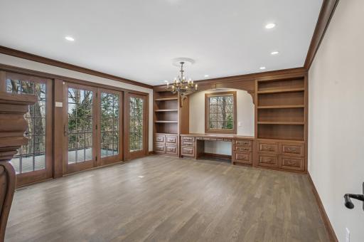 10 Saint Albans Road E, Hopkins, MN 55305