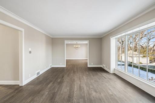 10 Saint Albans Road E, Hopkins, MN 55305
