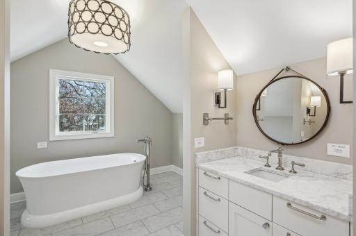 10 Saint Albans Road E, Hopkins, MN 55305