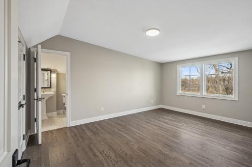 10 Saint Albans Road E, Hopkins, MN 55305