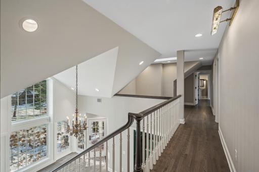 10 Saint Albans Road E, Hopkins, MN 55305