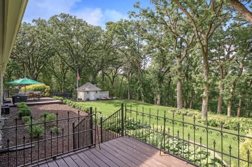 10 Saint Albans Road E, Hopkins, MN 55305