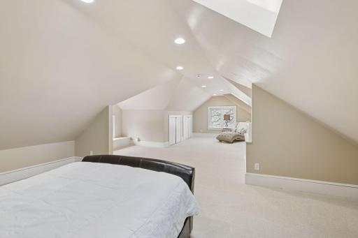 1402 W Minnehaha Parkway, Minneapolis, MN 55419