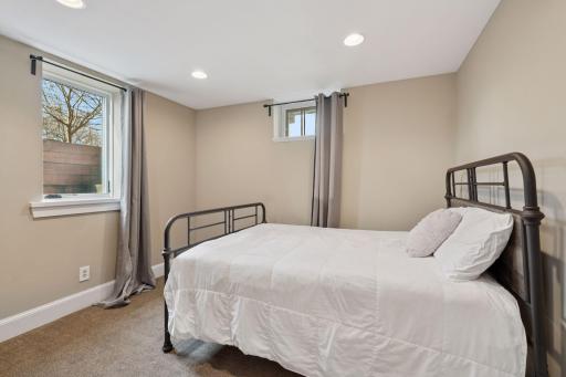 1402 W Minnehaha Parkway, Minneapolis, MN 55419