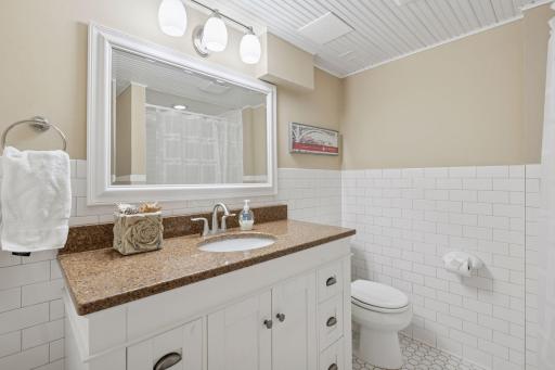 1402 W Minnehaha Parkway, Minneapolis, MN 55419