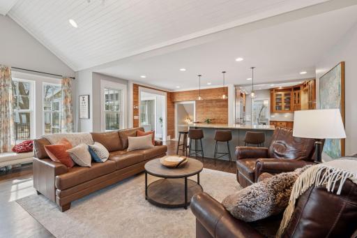 1402 W Minnehaha Parkway, Minneapolis, MN 55419
