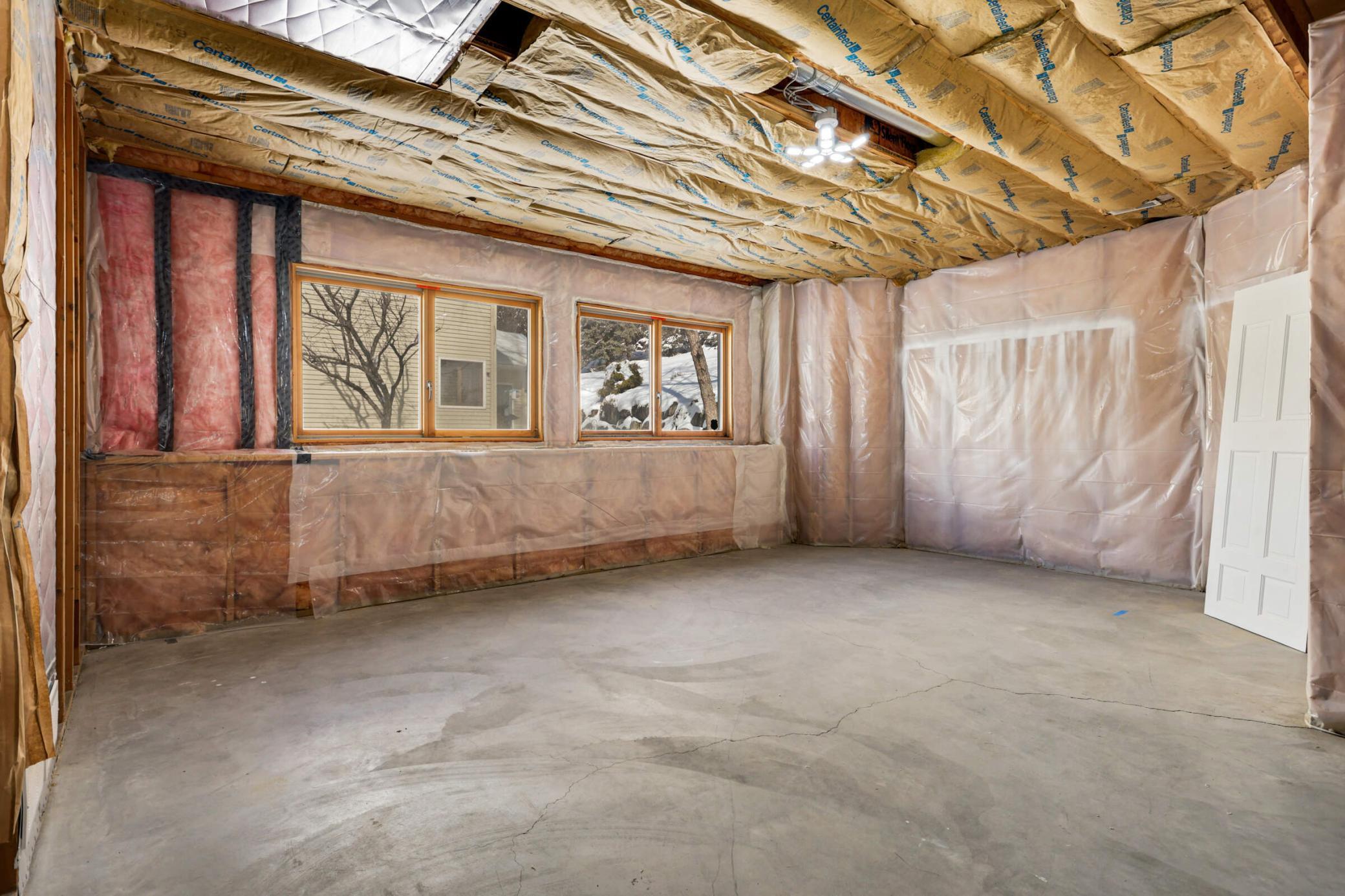 Huge open, unfinished area ready for your customization