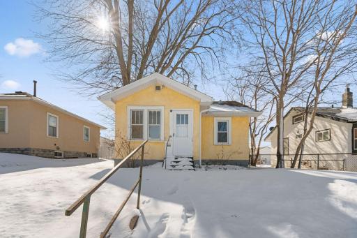 1690 Margaret Street, Saint Paul, MN 55106