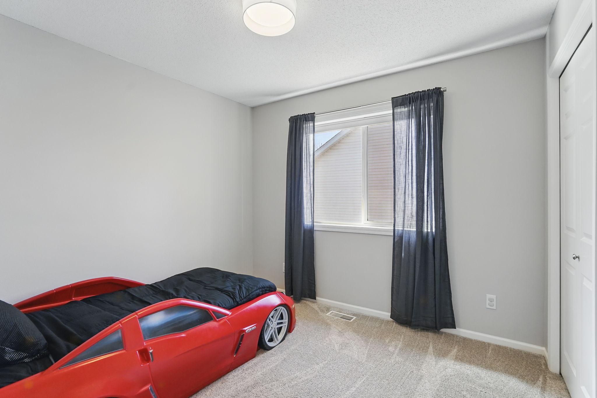Second upper level bedroom