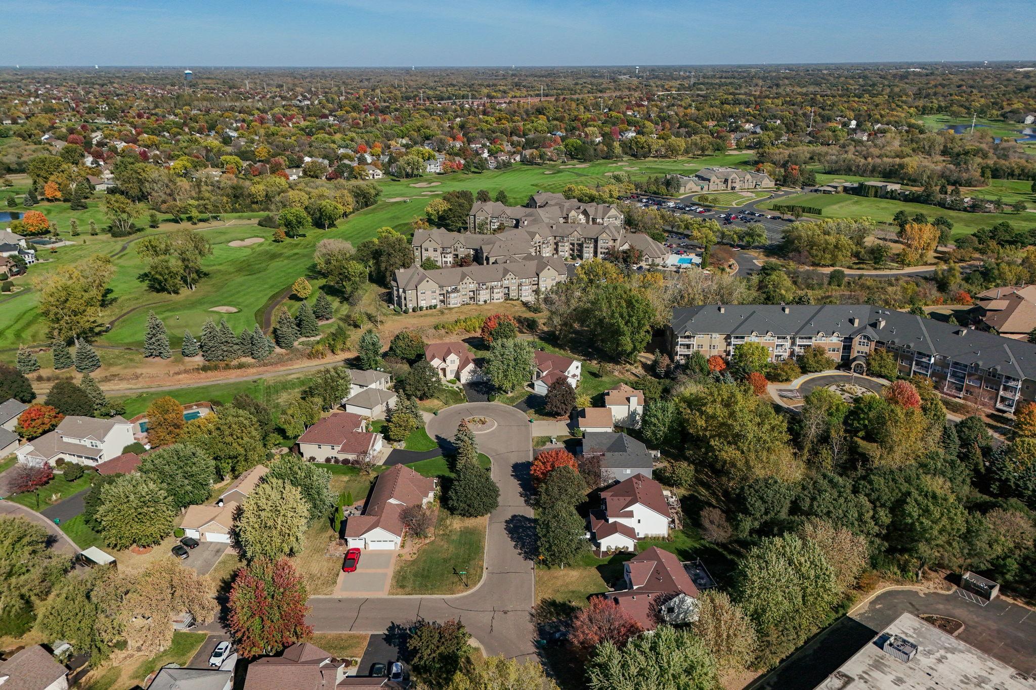 Close proximity to biking/walking paths and golf course