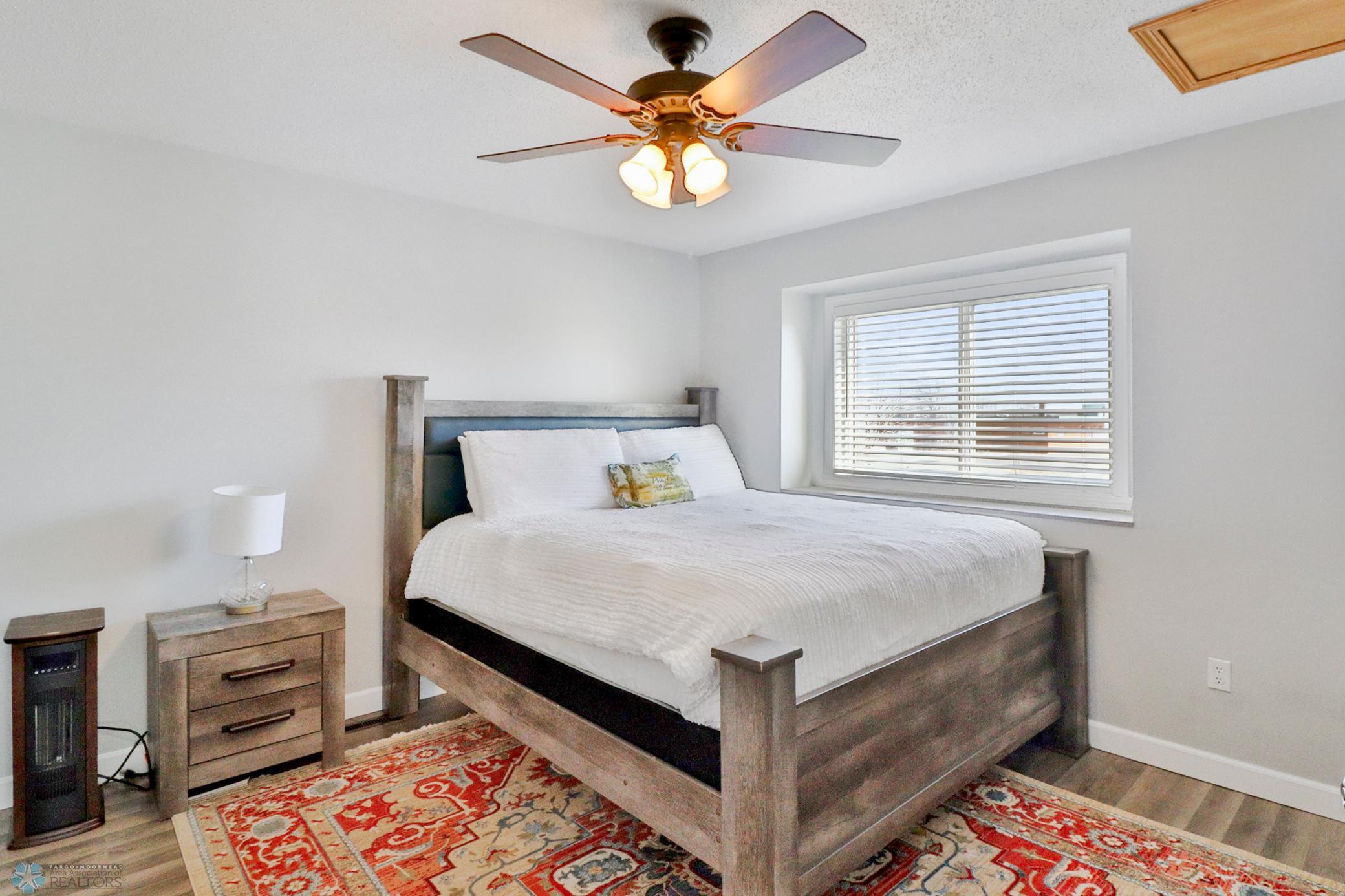Primary Bedroom1_1.JPG