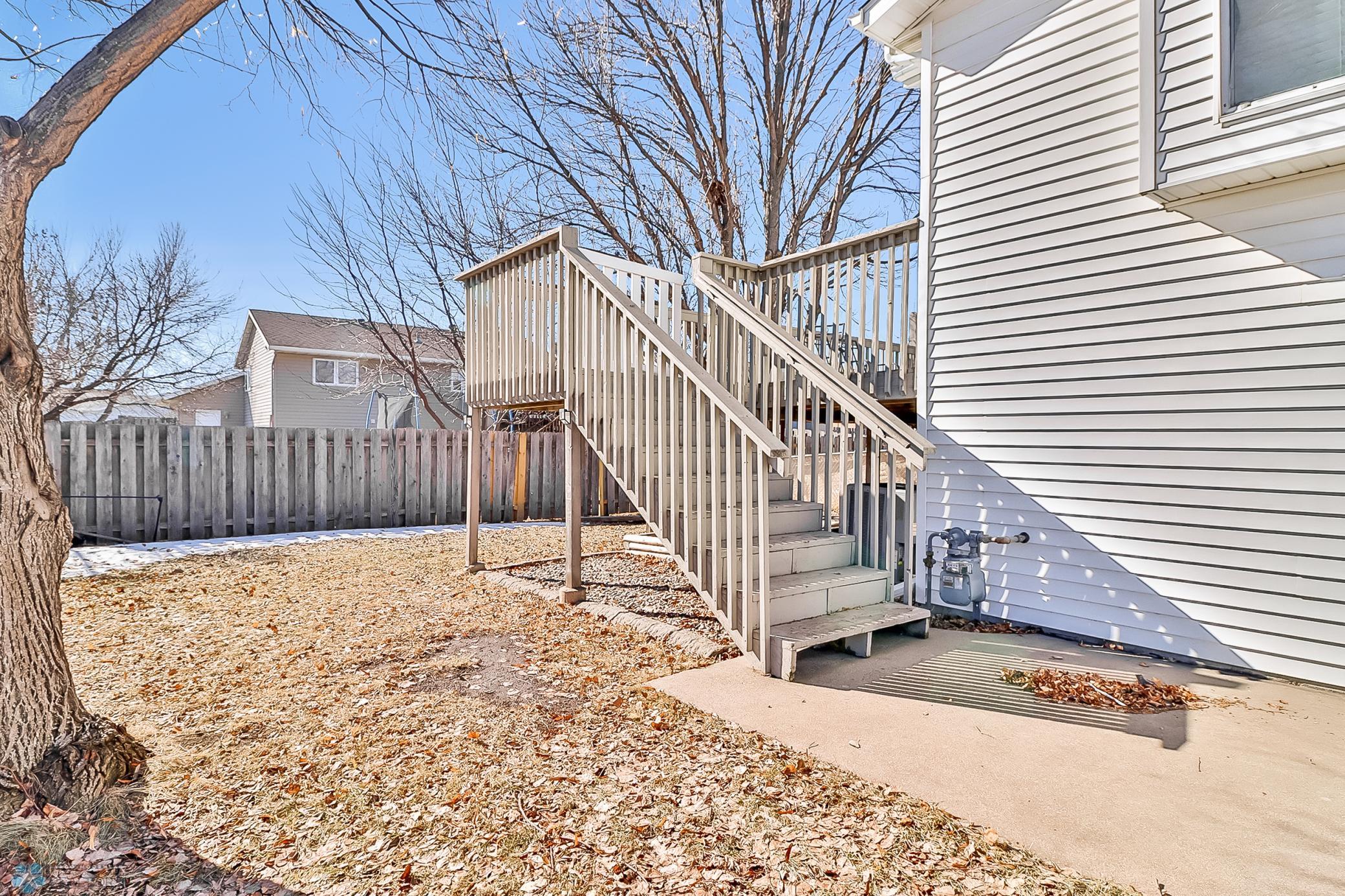 Backyard1_2.jpg