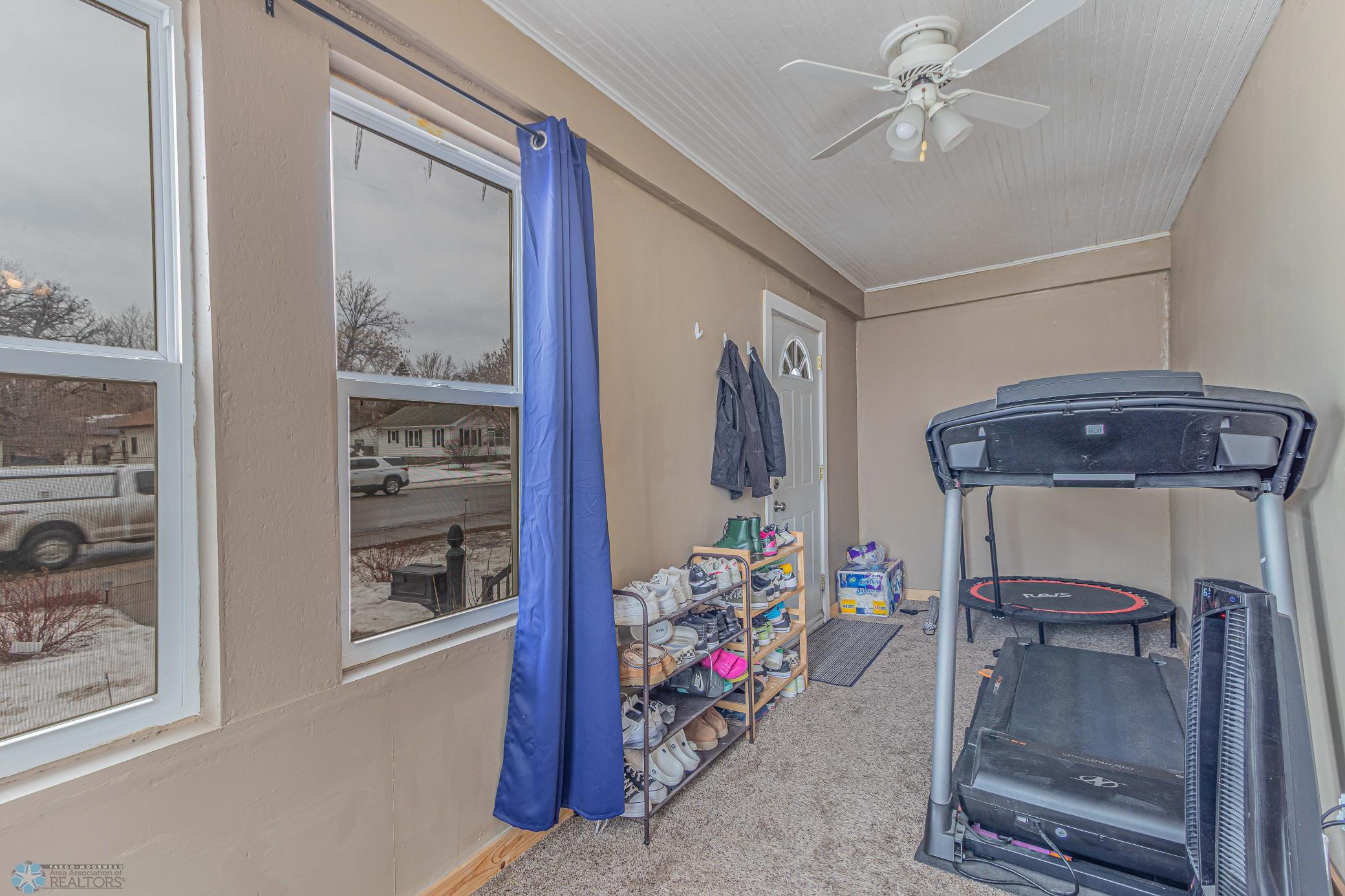 11 Center St, West Fargo, ND 58078-1.jpg