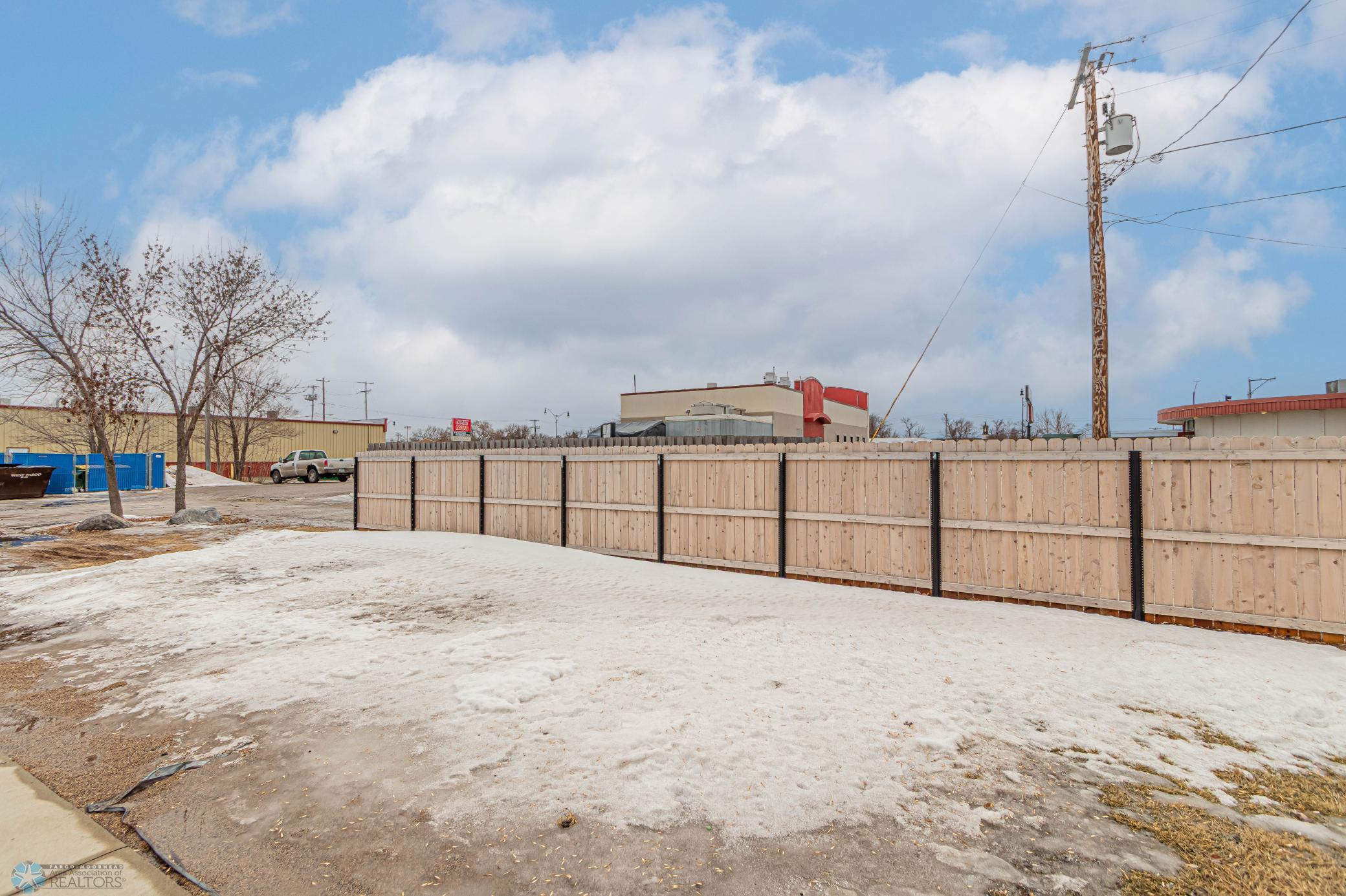 11 Center St, West Fargo, ND 58078-32.jpg