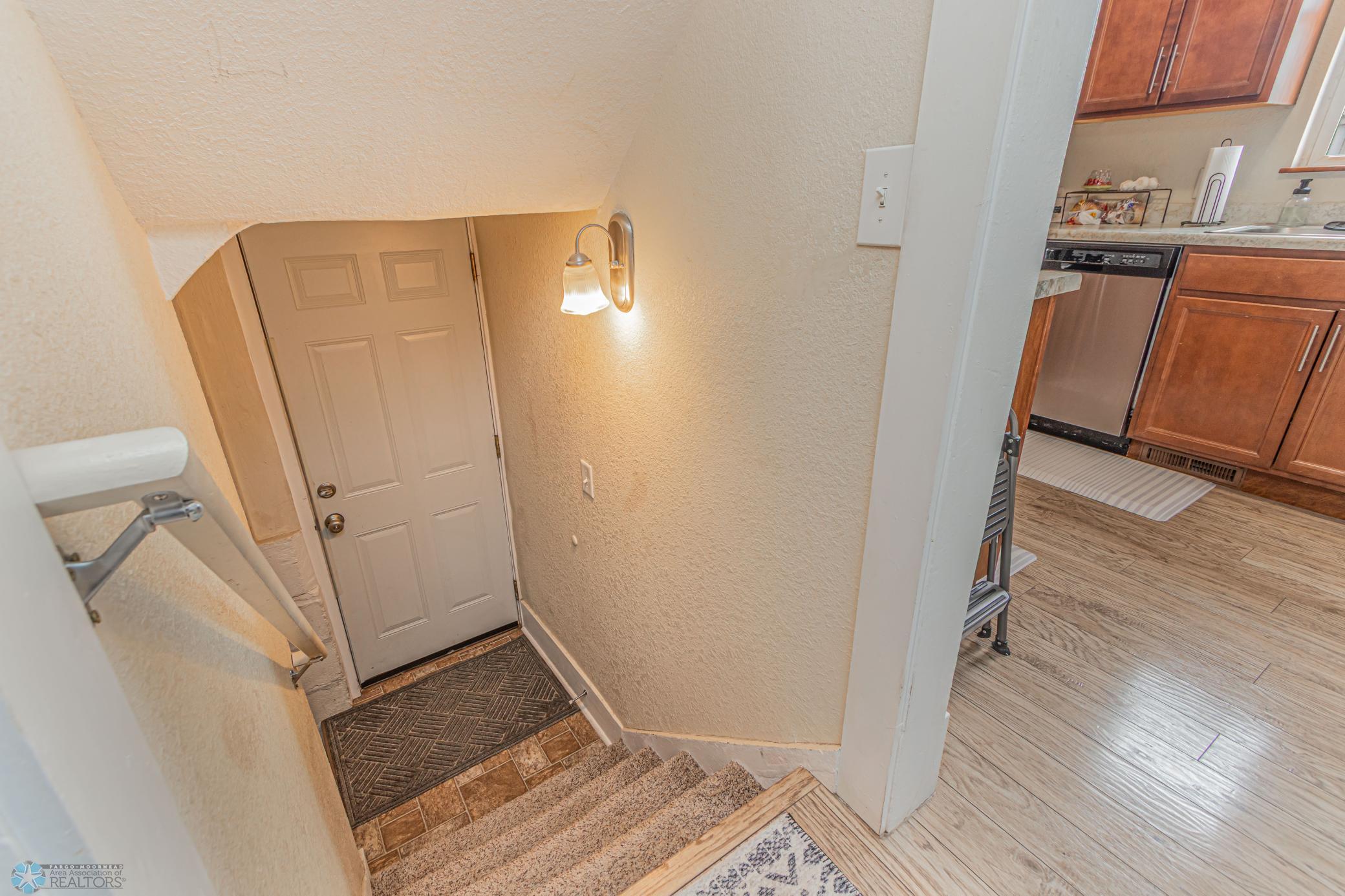 11 Center St, West Fargo, ND 58078-6.jpg