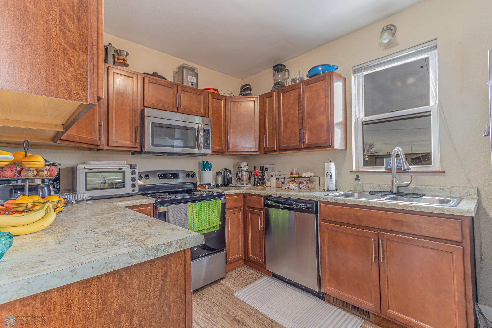 11 Center St, West Fargo, ND 58078-7.jpg