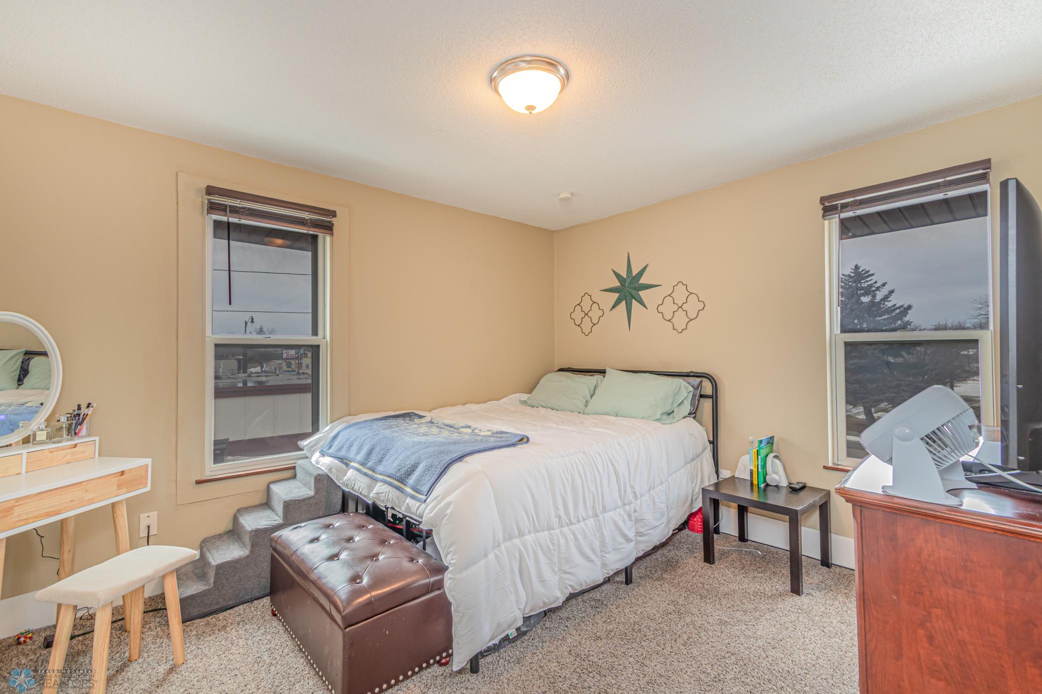 11 Center St, West Fargo, ND 58078-18.jpg