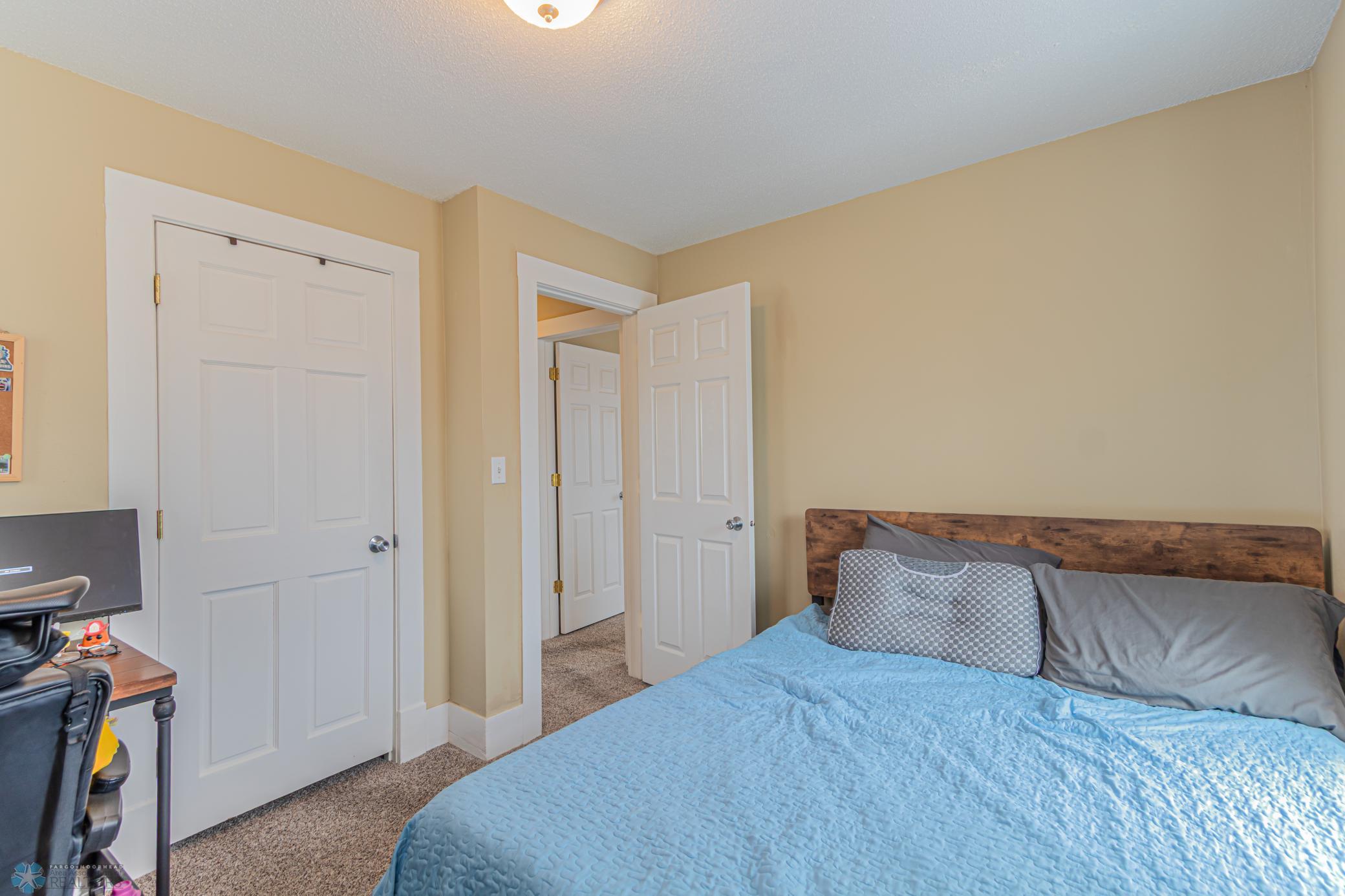 11 Center St, West Fargo, ND 58078-27.jpg