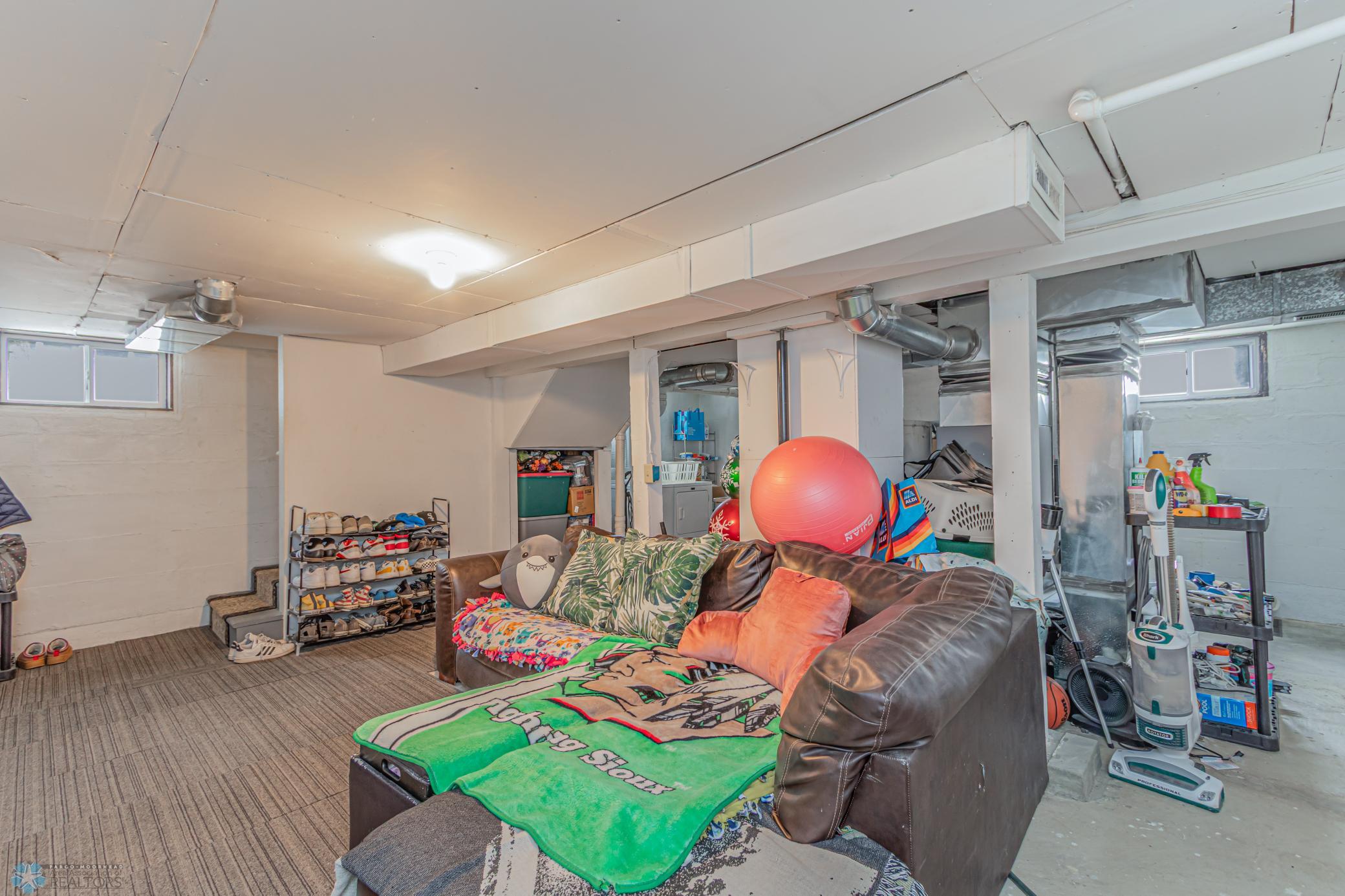 11 Center St, West Fargo, ND 58078-15.jpg