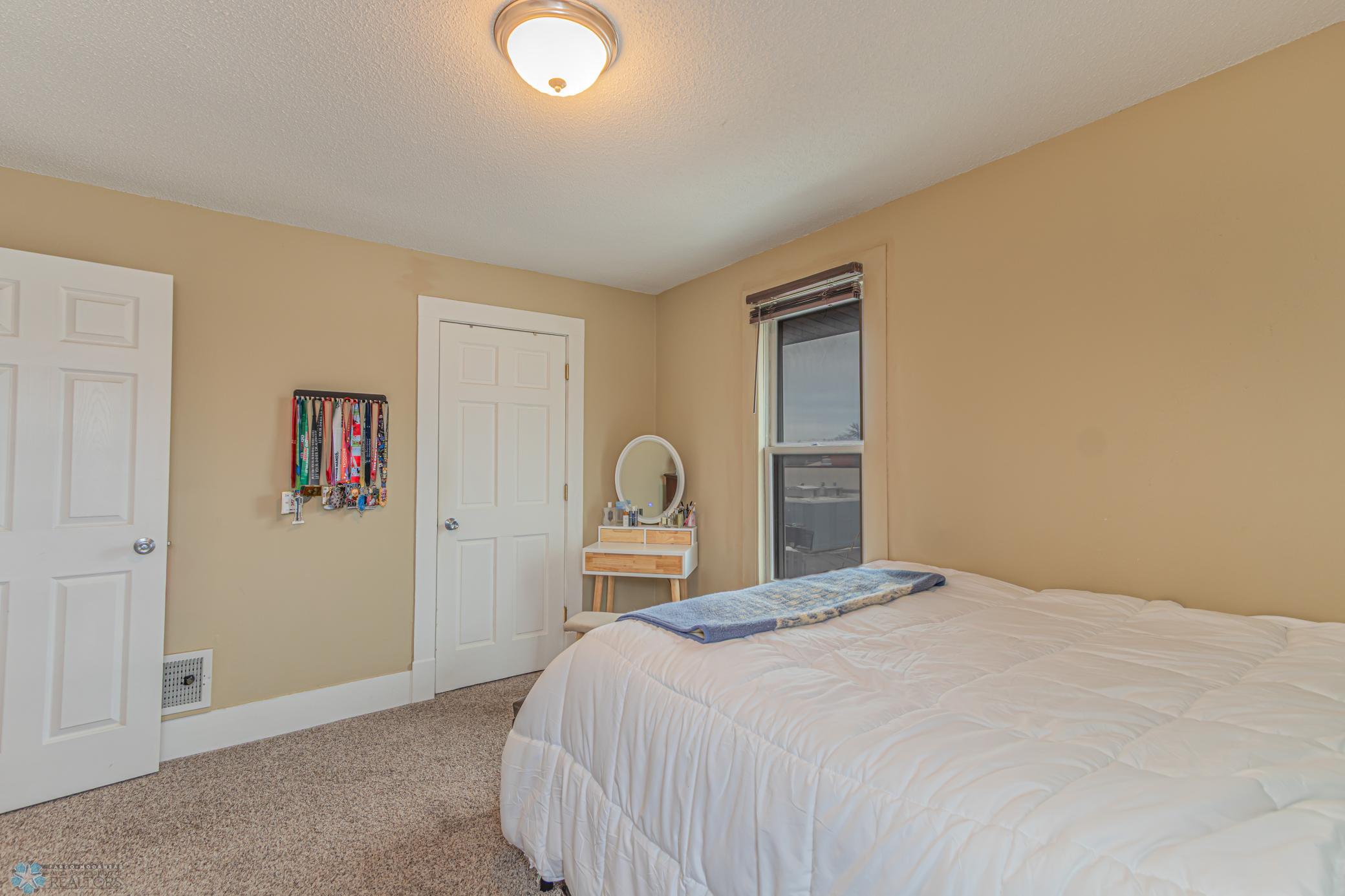 11 Center St, West Fargo, ND 58078-19.jpg