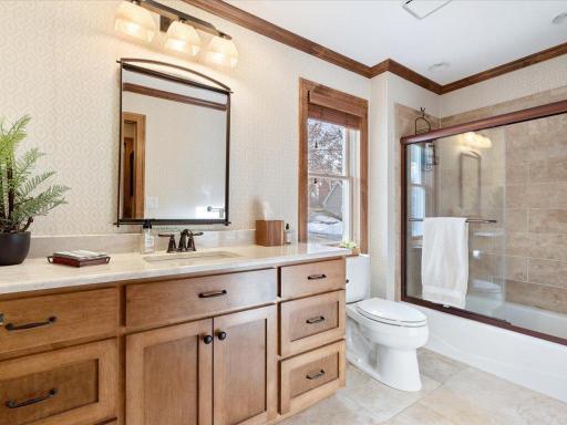 1303 E Pointe Drive, Brainerd, MN 56401